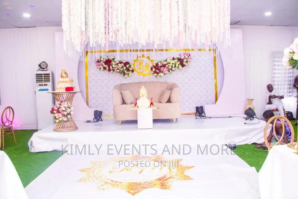 Intimate Wedding Decor
