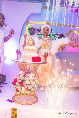 Intimate Wedding Decor