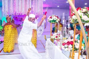 Intimate Wedding Decor
