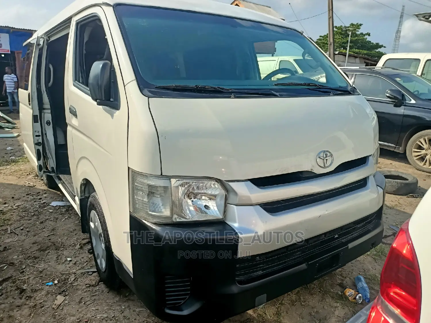 Toyota HiAce 2014 White