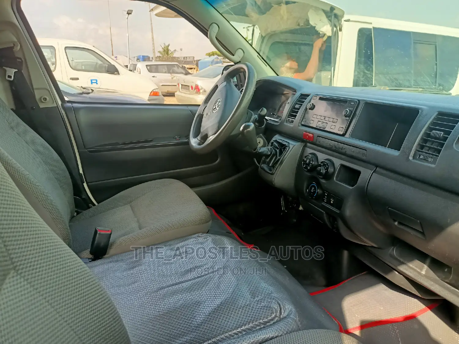Toyota HiAce 2014 White