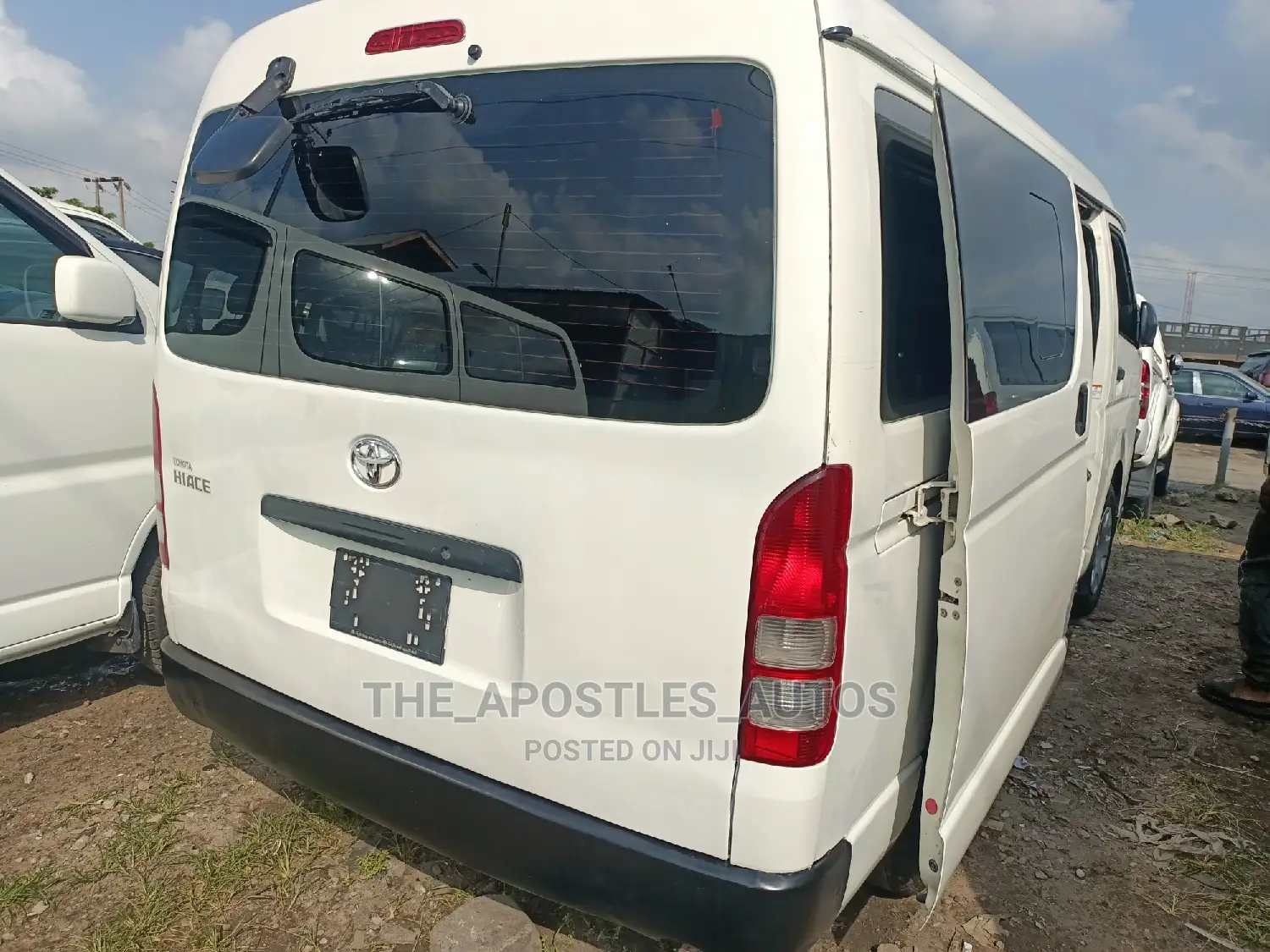 Toyota HiAce 2014 White