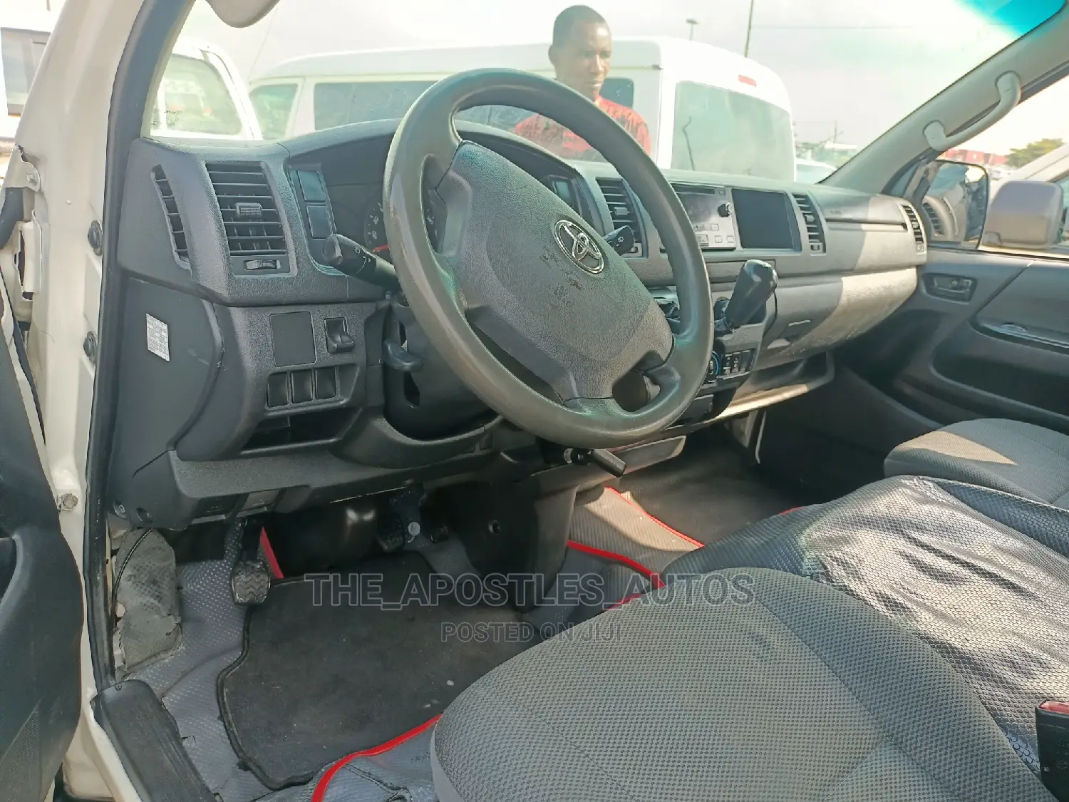 Toyota HiAce 2014 White
