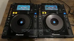 Pioneer CDJ 900