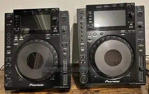 Pioneer CDJ 900