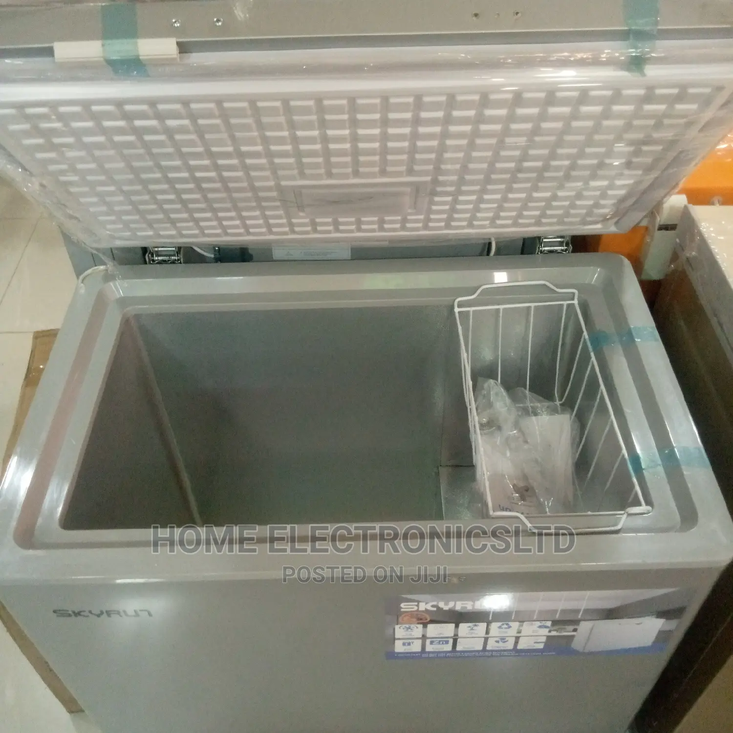 Skyrun Chest Freezer 155 Liters
