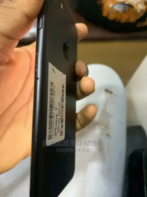 Apple iPhone 7 32 GB Black