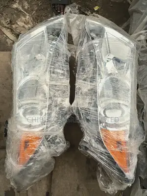Headlights Set for Venza 2010