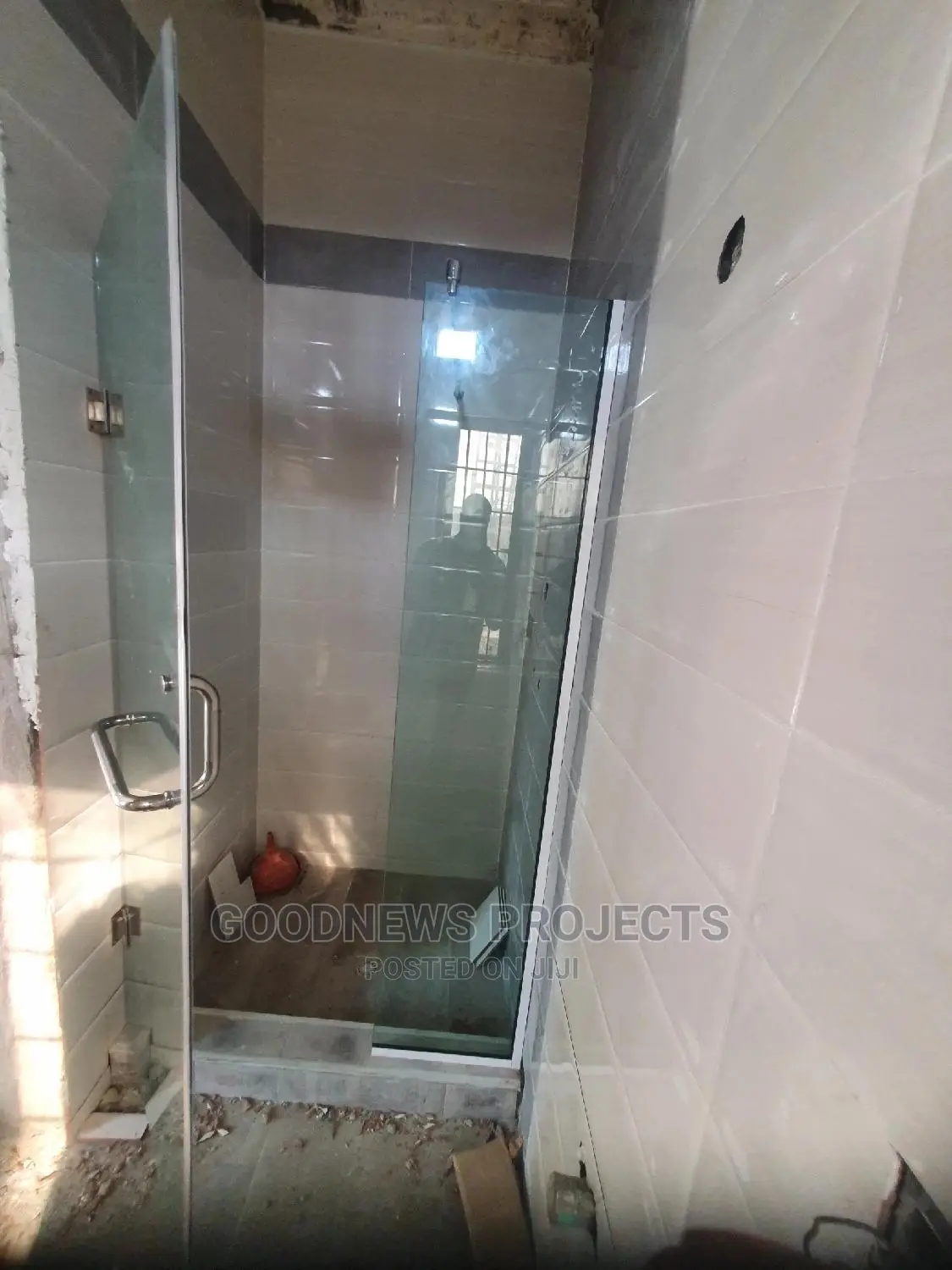 Frameless 10mm Shower