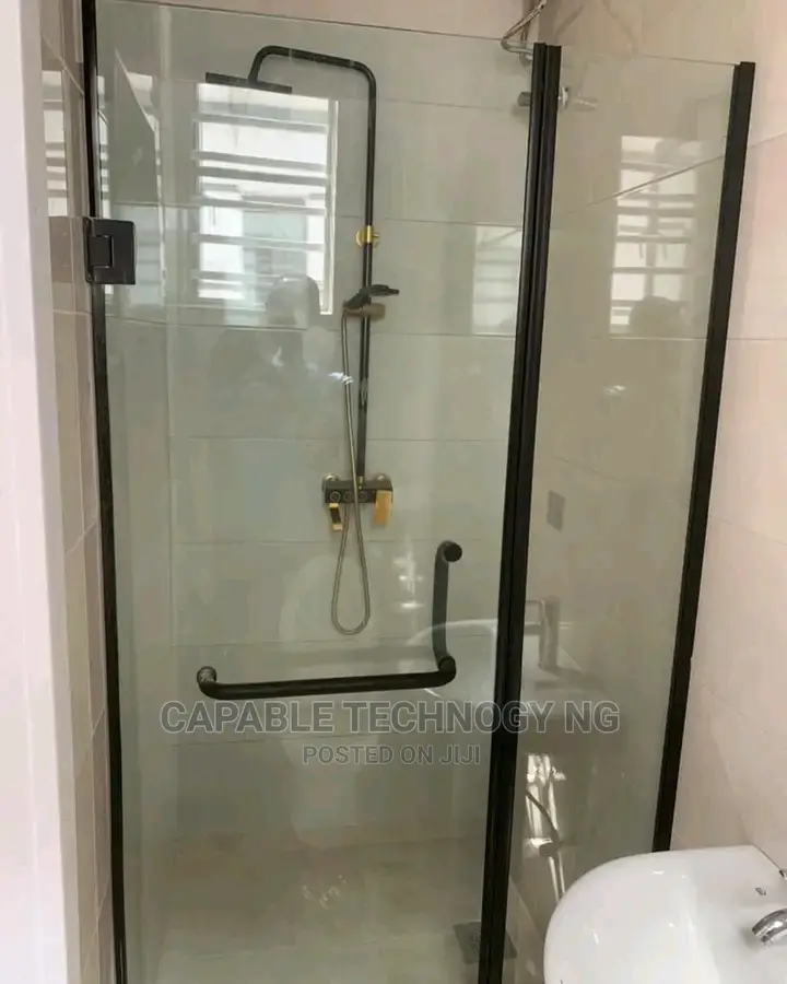 Standard Shower Cubicles