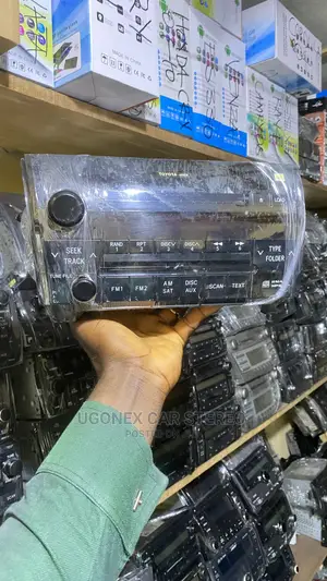 Photo - Toyota Tundra Radio Set