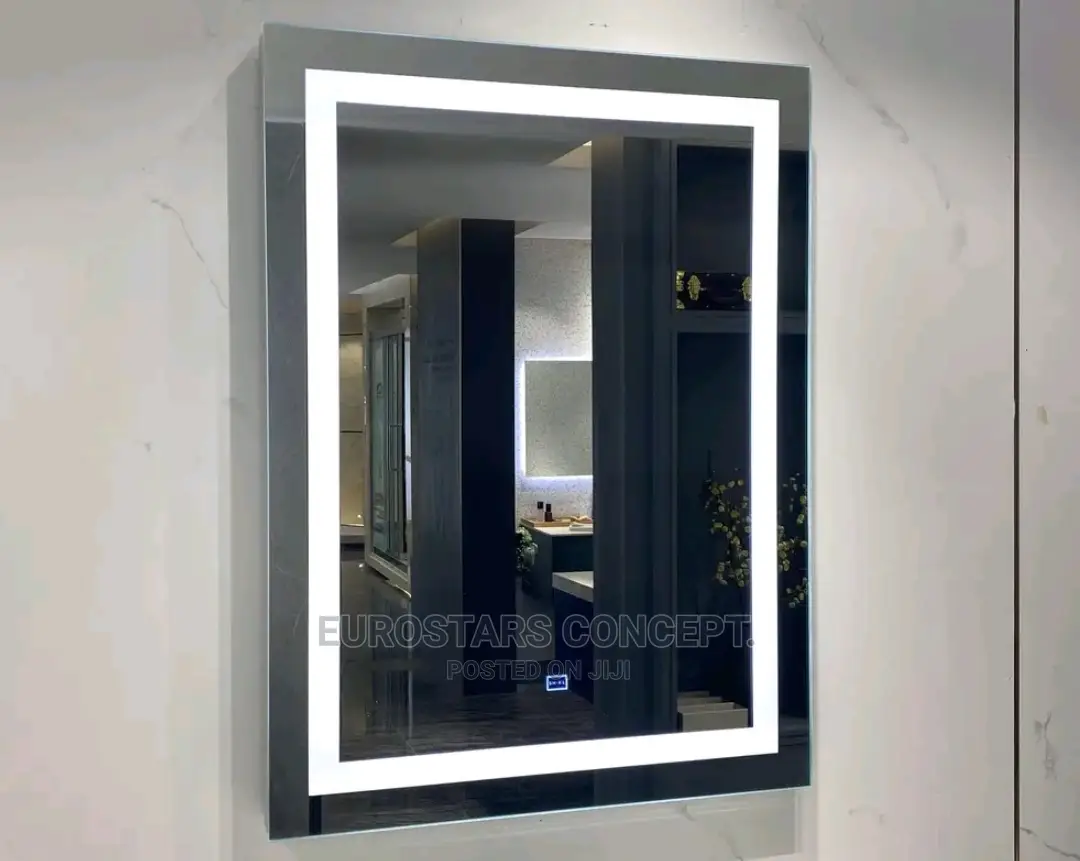 Plan Mirror With Sensor Light