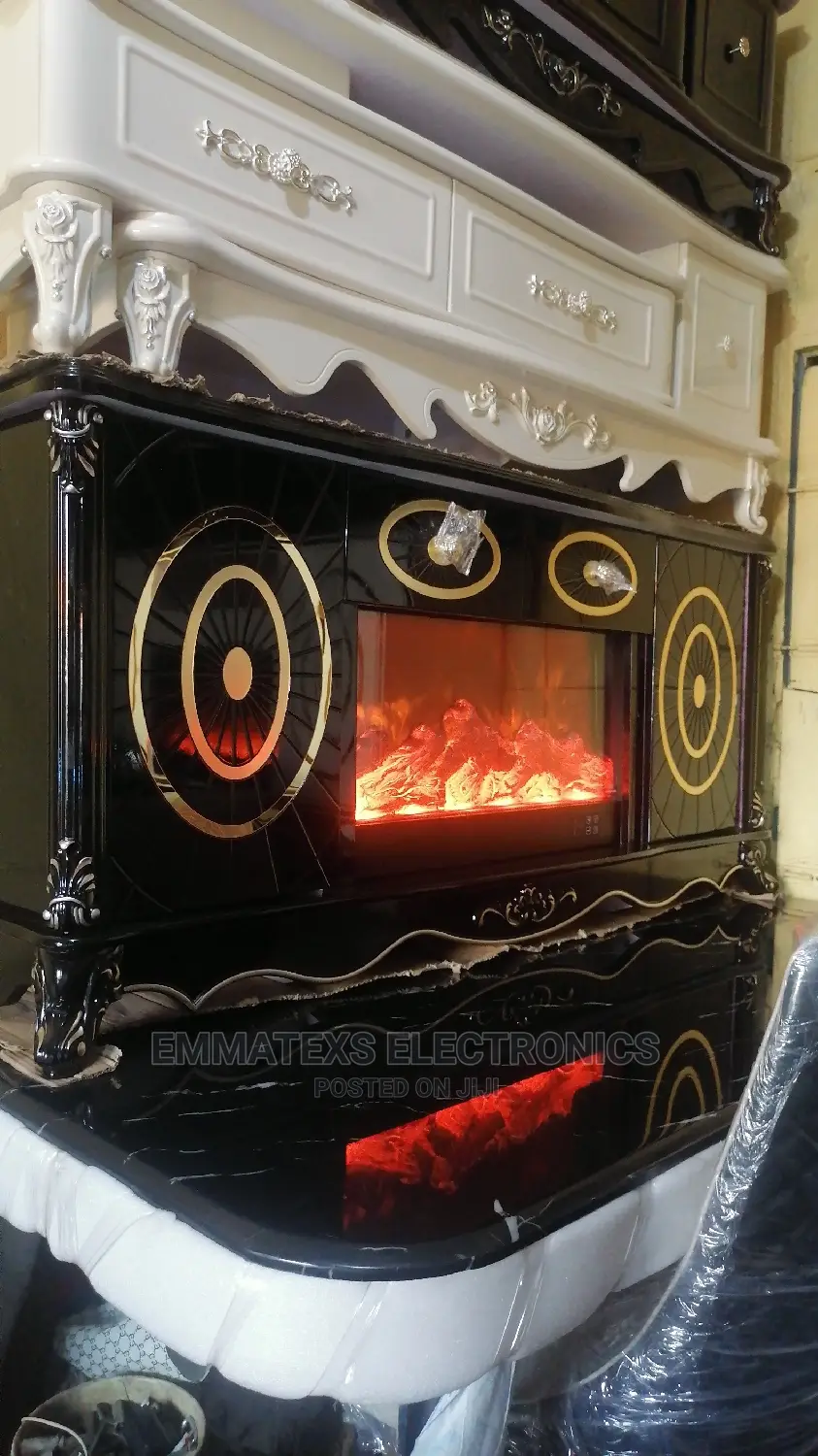 Royal Tv Stand