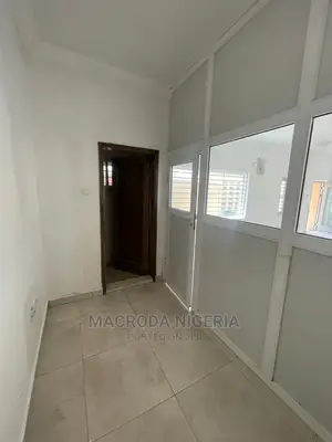 4bdrm Duplex in Lekki Phase 1 for rent