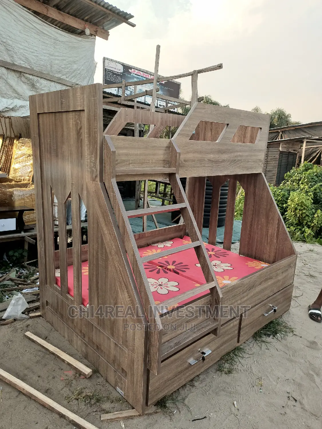 3ft and 4.5 by 6 Ft SOLID WOODEN BUNK BED.