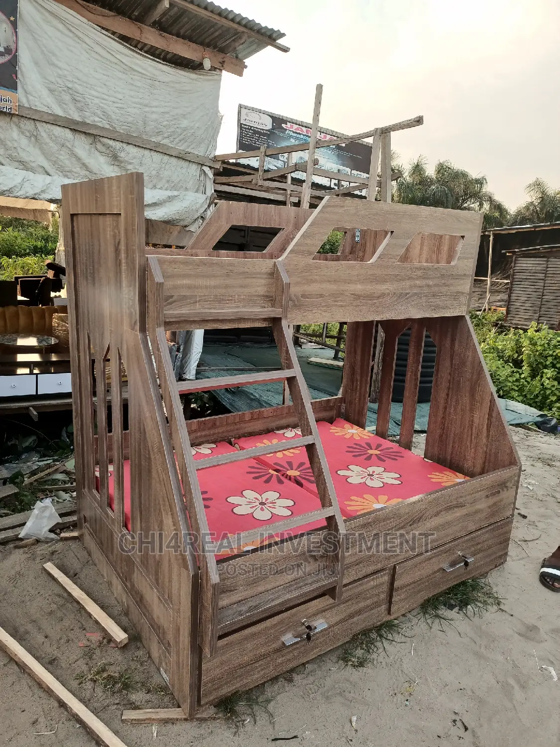 3ft and 4.5 by 6 Ft SOLID WOODEN BUNK BED.
