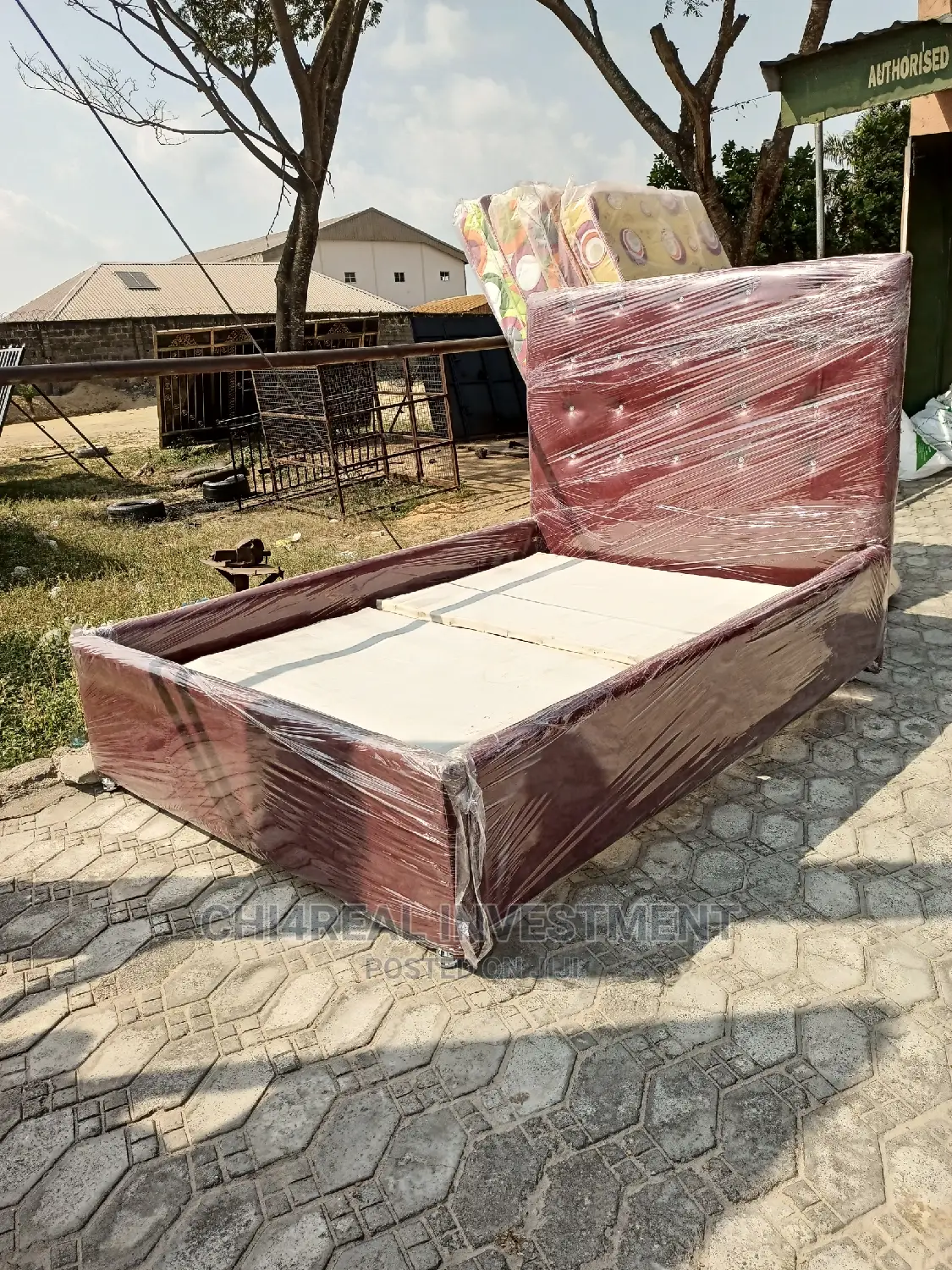 4.5 by 6ft Quality and Solid Bedframe
