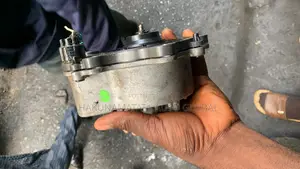 Coolant Water Pump for Toyota Pirus 2012