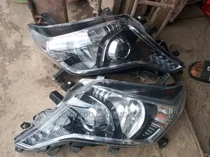 Toyota Land Cruiser Prado Headlights 2015