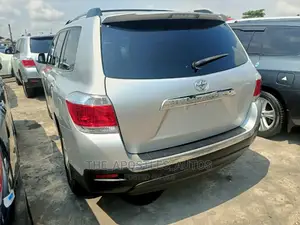 Toyota Highlander Limited 3.5L 2WD 2013 Silver