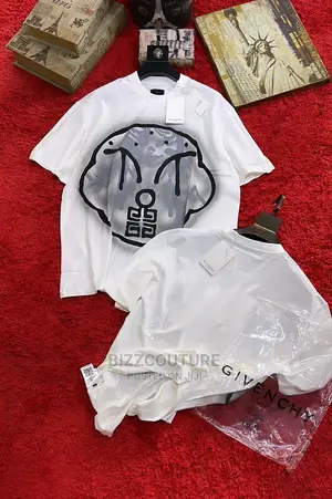 High Quality GIVENCHY T-Shirts Available in Store