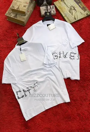 High Quality GIVENCHY T-Shirts Available in Store