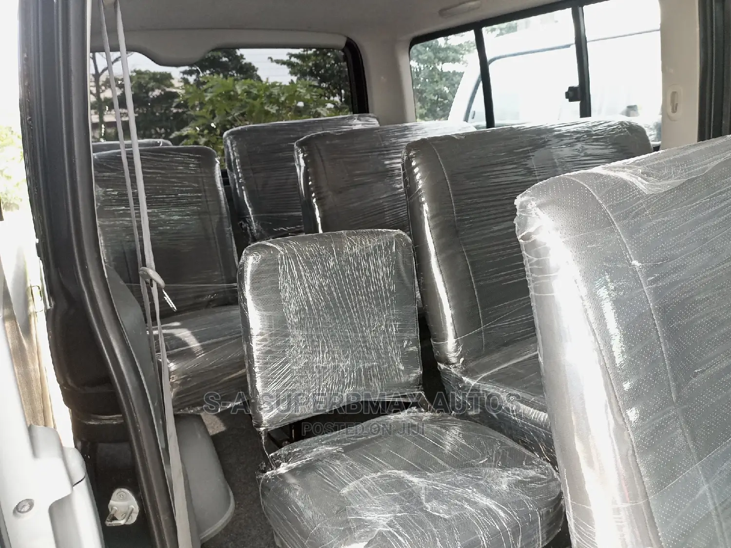 Toyota HiAce 2012 Black