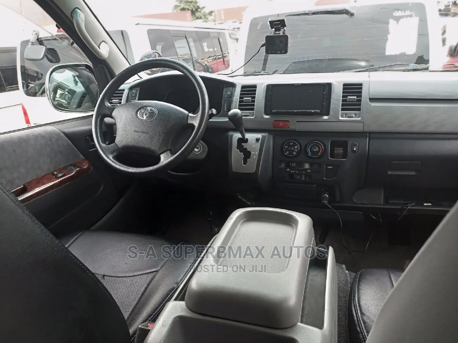 Toyota HiAce 2012 Black