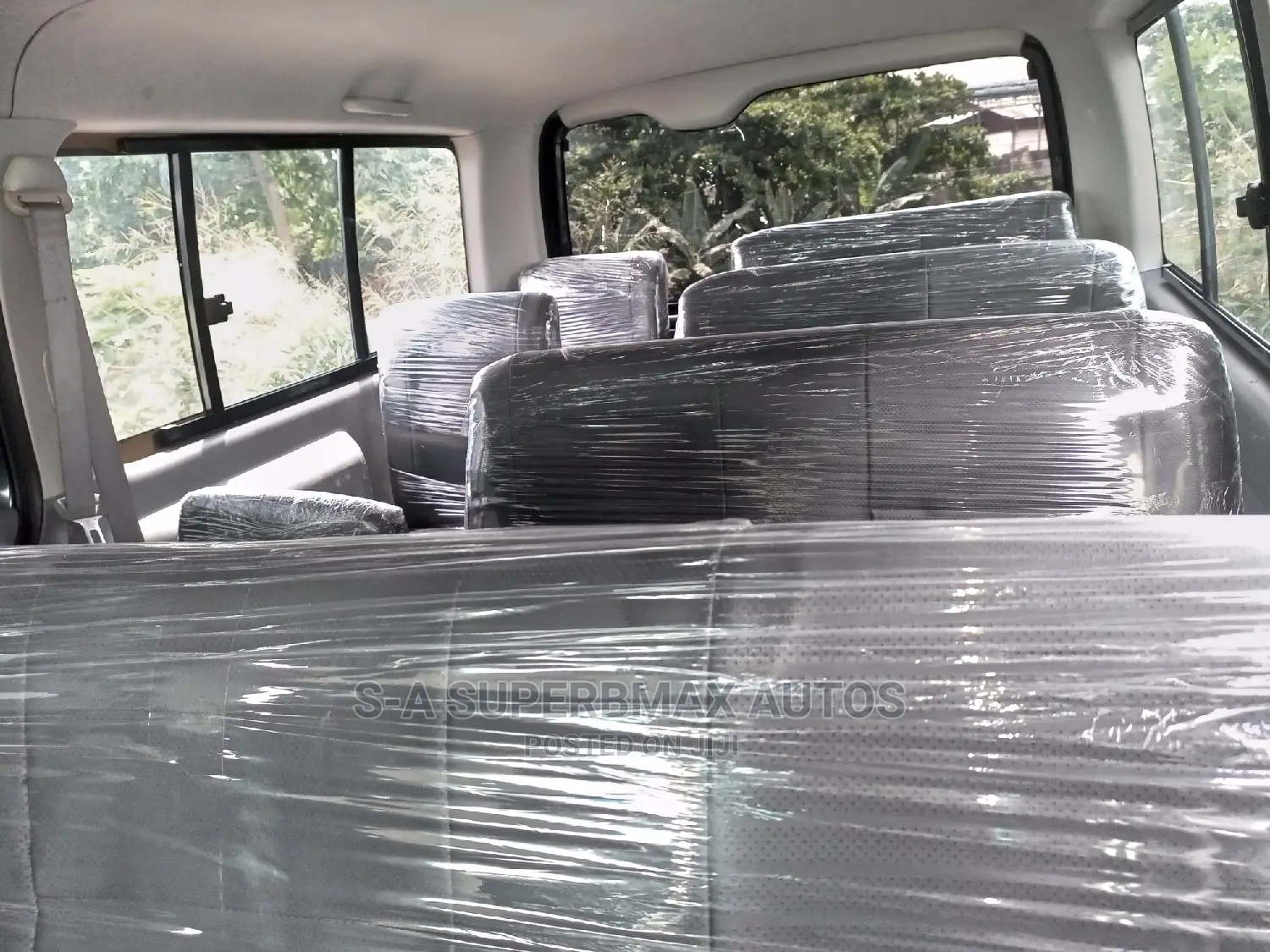 Toyota HiAce 2012 Black