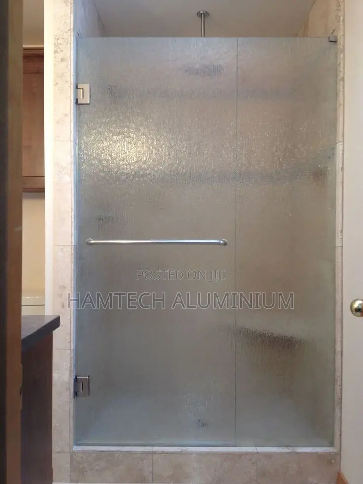 Cubicle Shower