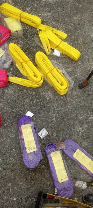 Polypropylene Web Sling With a 3-Ton Capacity and a Length of 4 Meters
