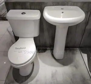 Quality Top Flush Designed Ceramic Water Closet.