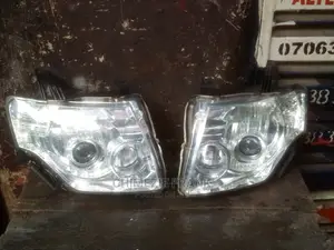 Head Light Mitsubishi Pajero