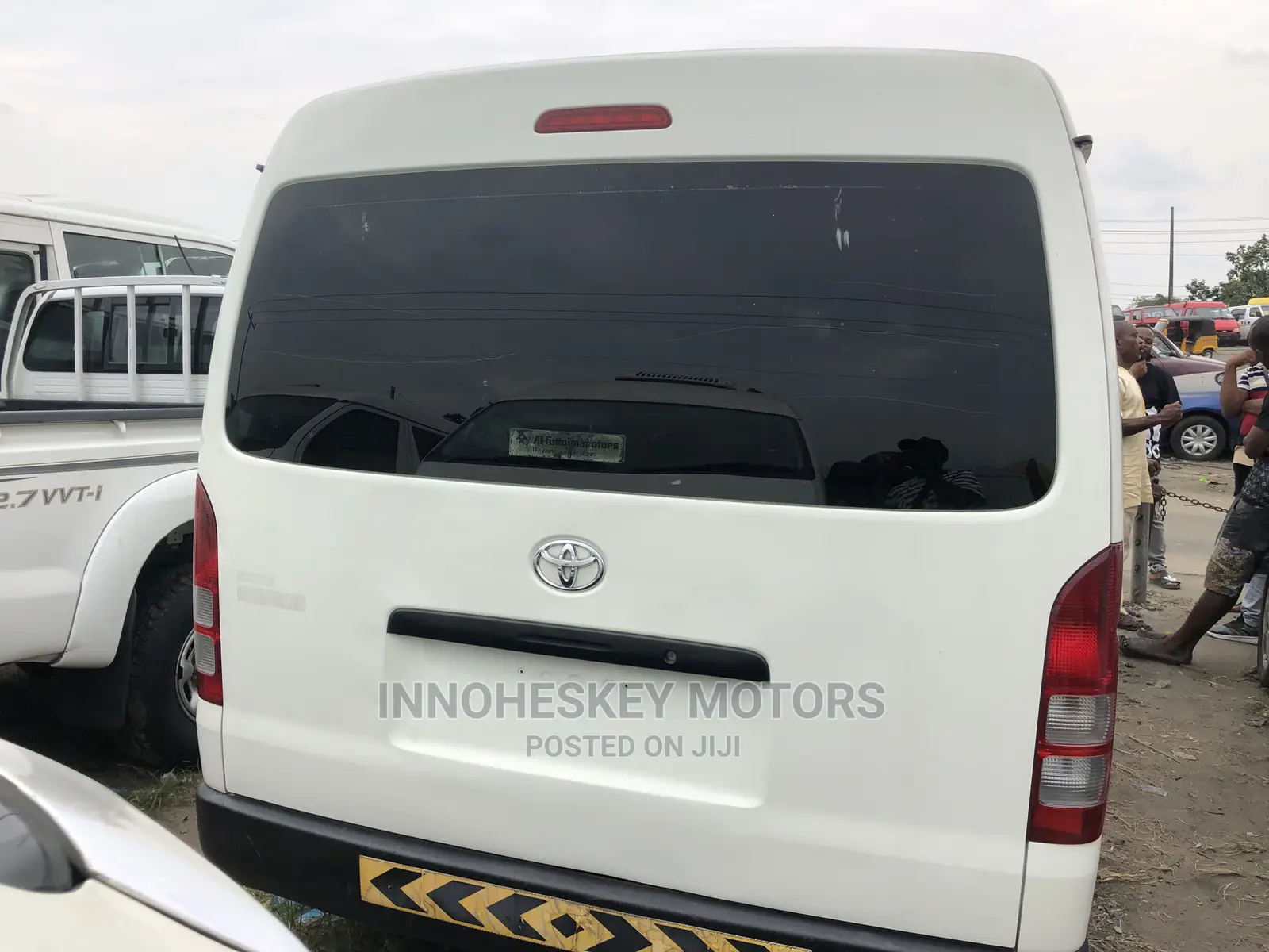 Toyota HiAce 2013 White