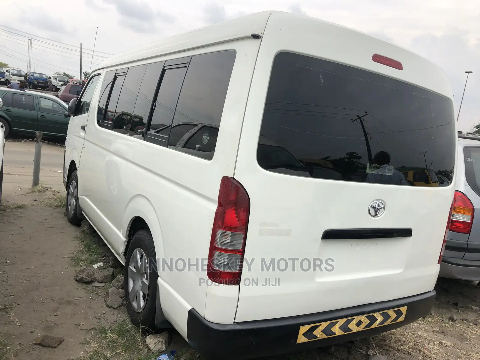 Toyota HiAce 2013 White