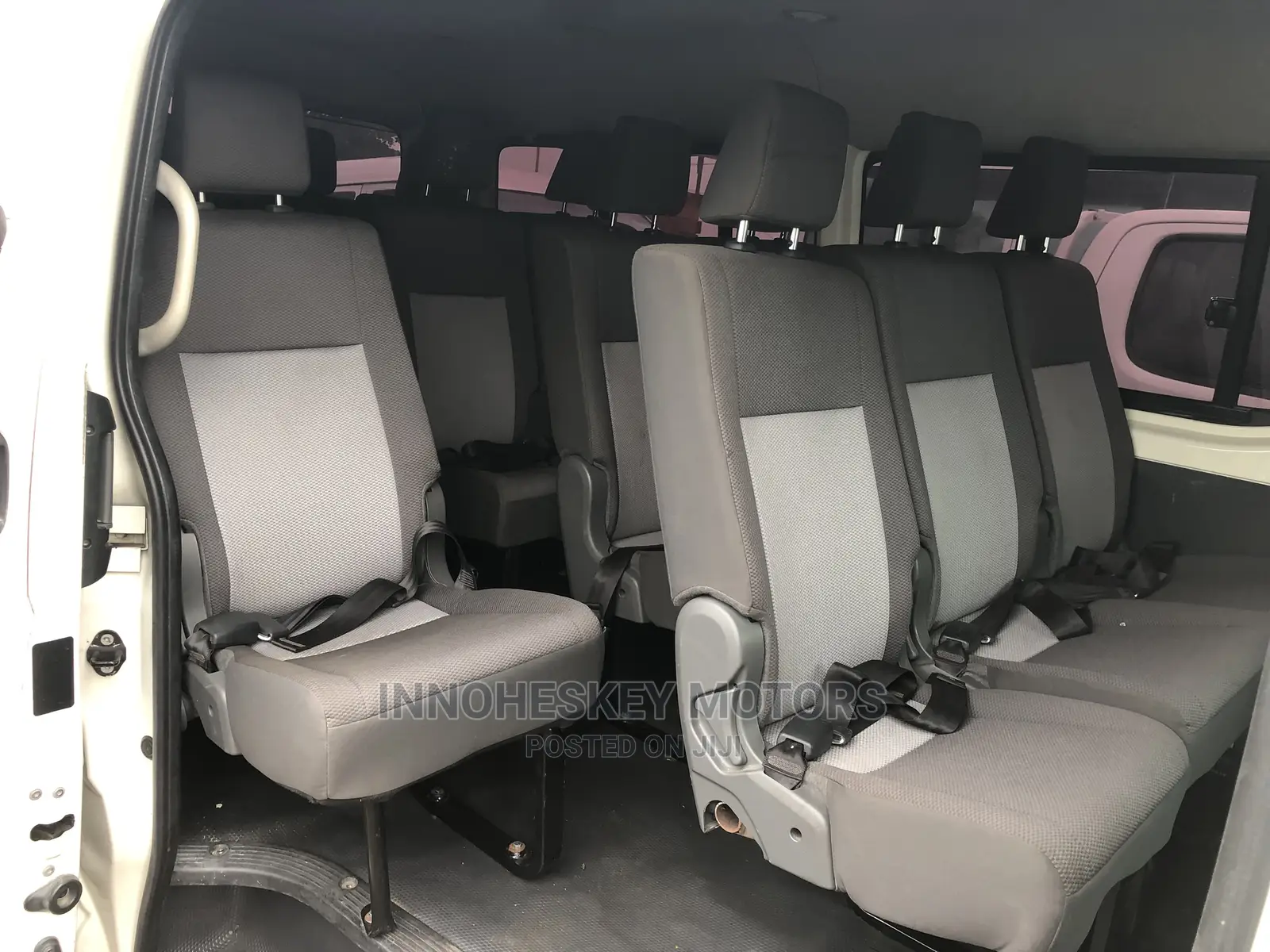 Toyota HiAce 2013 White