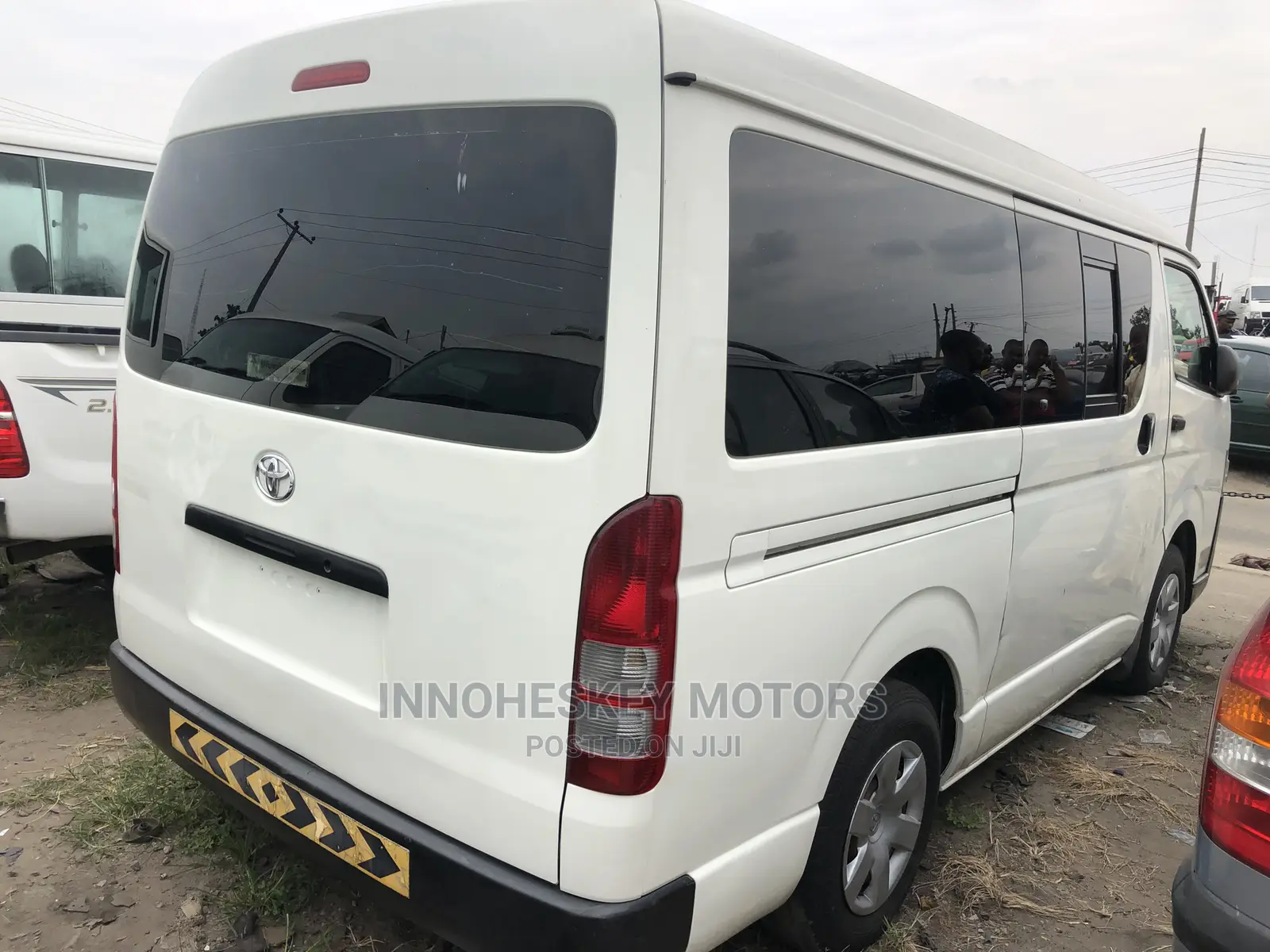 Toyota HiAce 2013 White