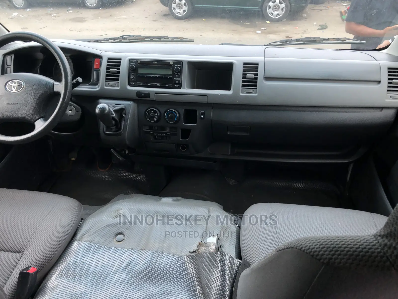 Toyota HiAce 2013 White