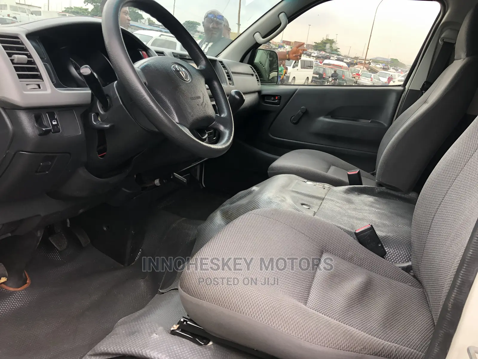 Toyota HiAce 2013 White