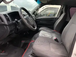 Toyota HiAce 2014 White