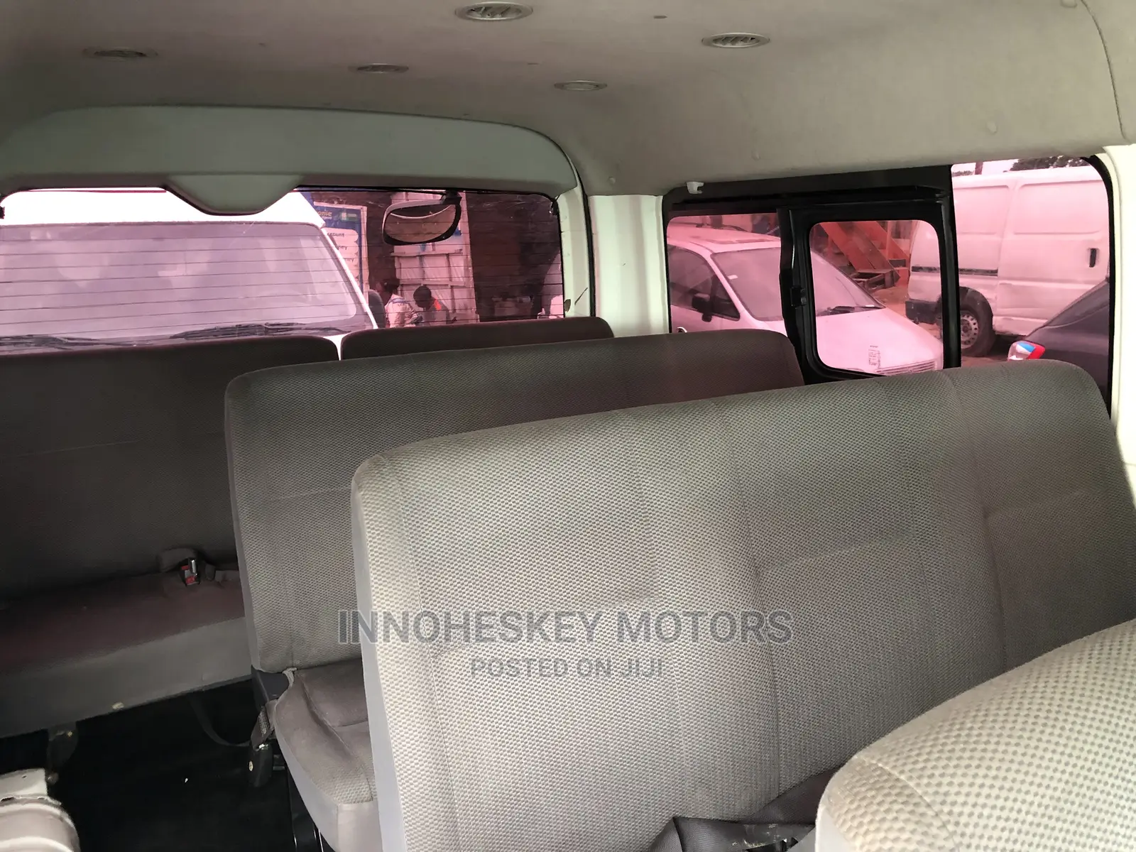 Toyota HiAce 2014 White