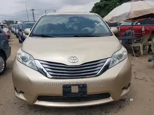 Toyota Sienna XLE 7 Passenger 2011 Gold