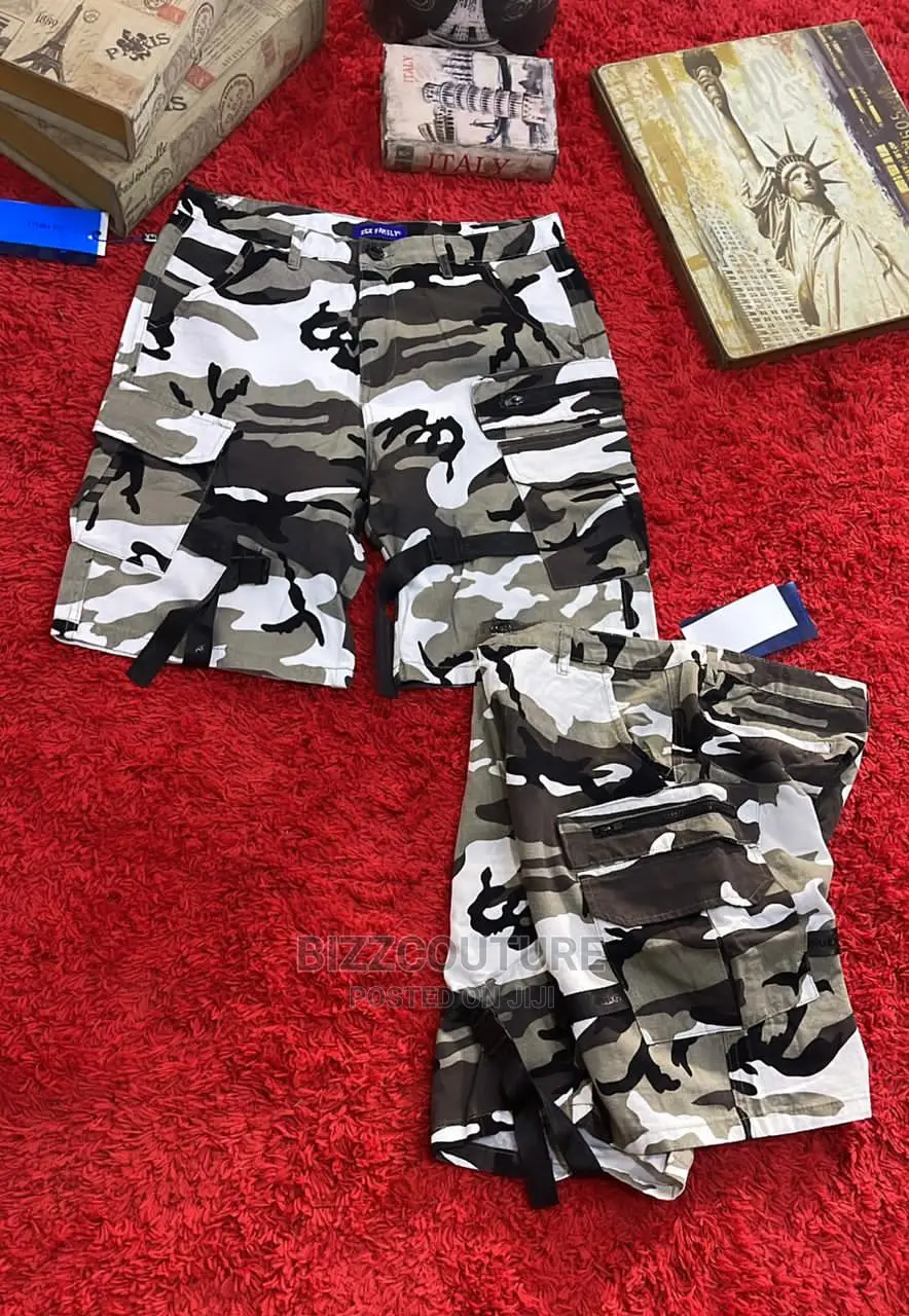 High Quality CARGO JEANS Short Available in Store