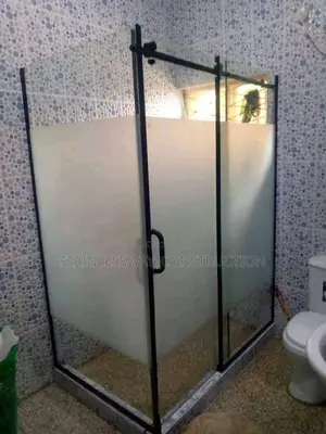 Black Accessories (4 Shower Cubicle)