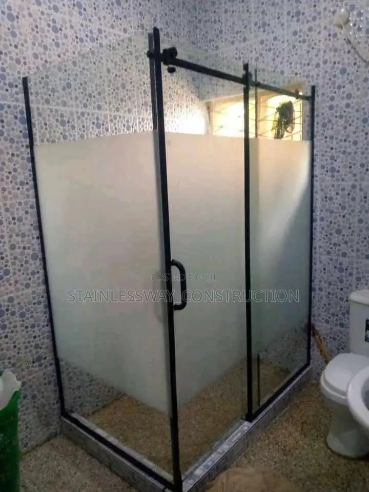 Black Accessories (4 Shower Cubicle)