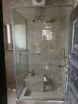 G Handle Shower Cubicle