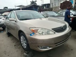 Toyota Camry 2004 Gold