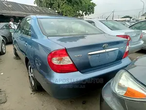 Toyota Camry 2004 Blue