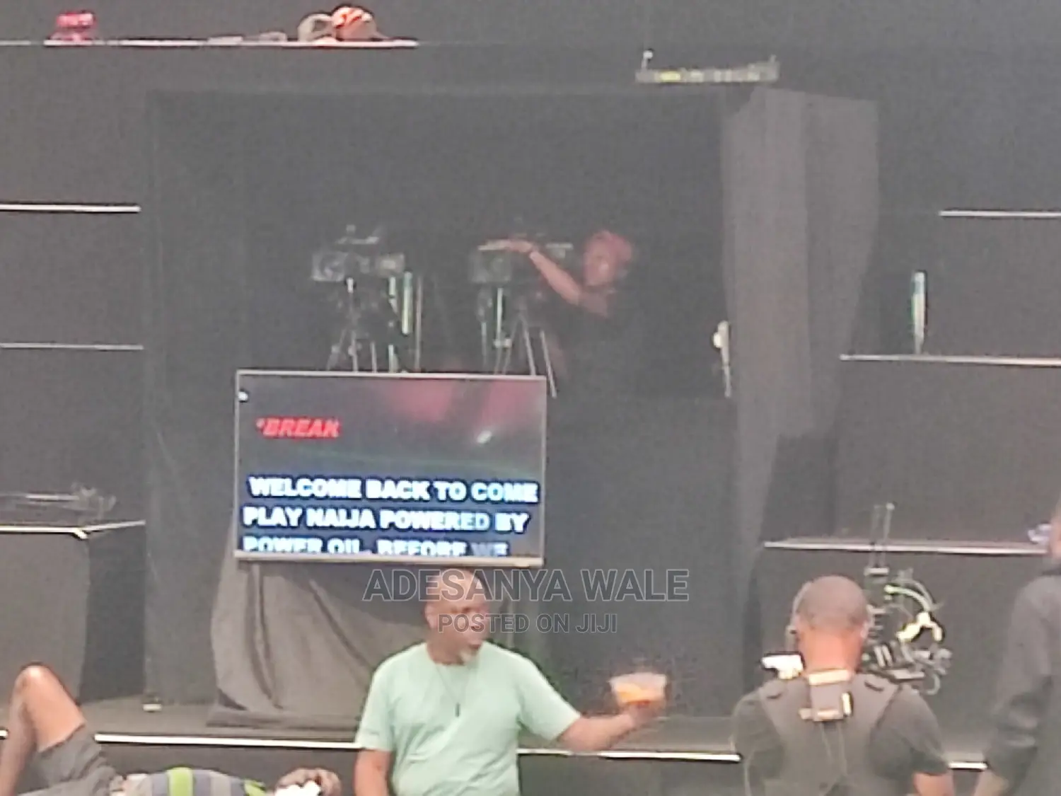 Autocue/Teleprompter on Big Screen Service