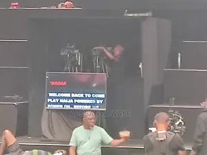 Autocue/Teleprompter on Big Screen Service